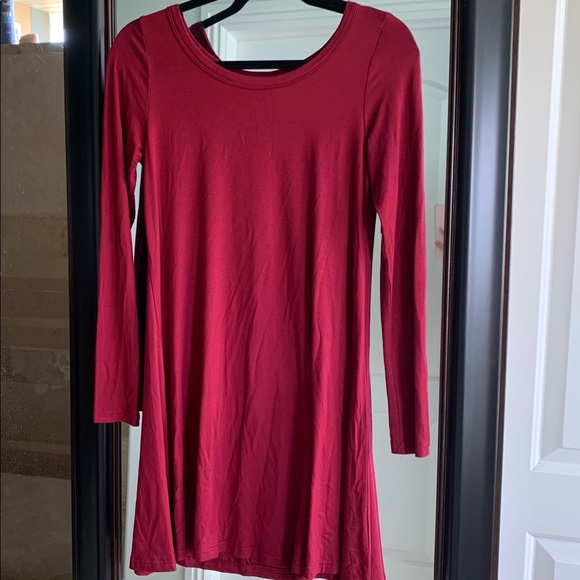 Mid thigh Lanks maroon dress - Picture 2 of 5